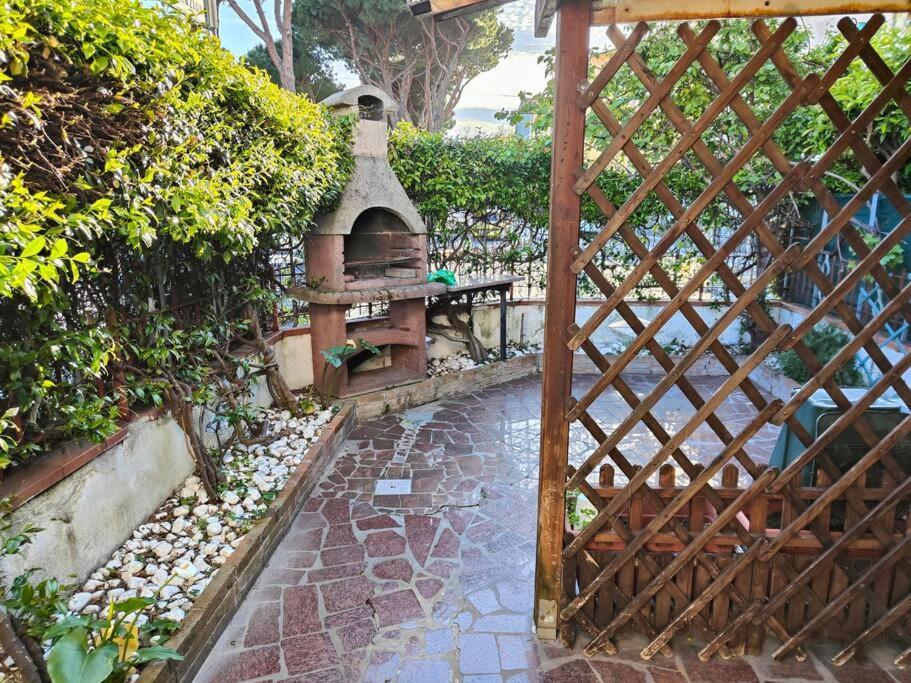 L'Appoggio Perfetto Apartment Виареджо Екстериор снимка
